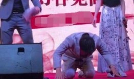 粉丝下跪爆料视频大全图片