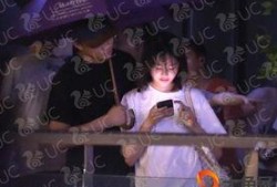 最新爆料恋情,浪漫恋情引粉丝热议