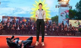 八卦明星爆料男博主视频,揭秘娱乐圈幕后真相