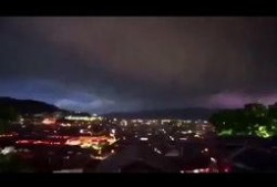 西安雨天爆料视频最新,街头景象实时曝光！